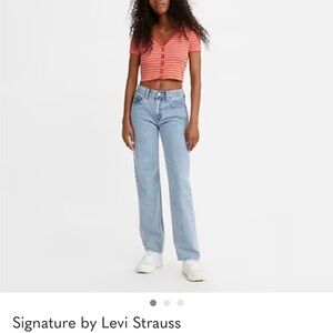 Levi Strauss Light Wash Low Pro 100%
Cotton Straight-Leg Women’s Jeans Size 28